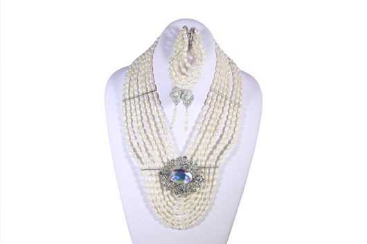 Elegant Pearl Necklace